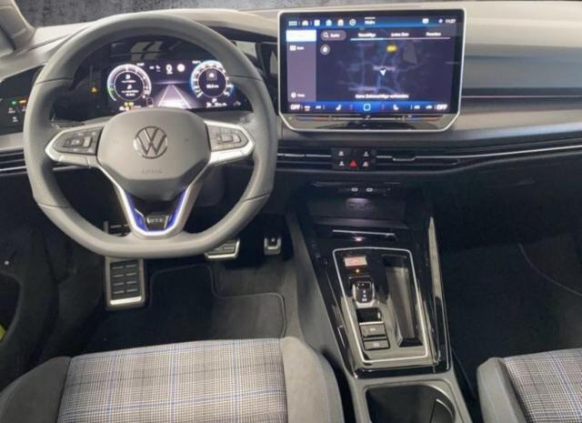 Volkswagen Golf image 2