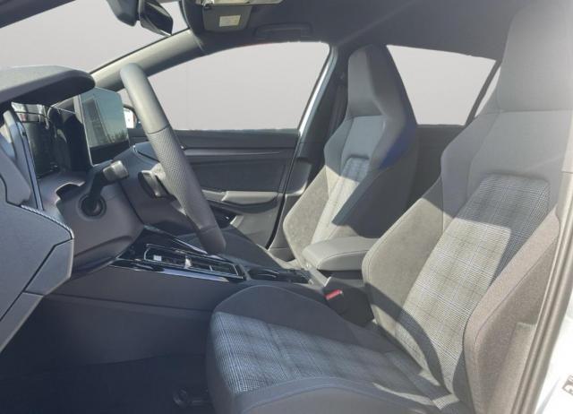 Volkswagen Golf image 8