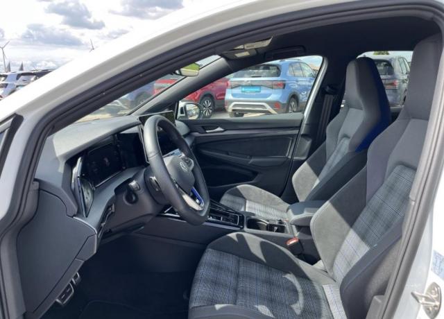 Volkswagen Golf image 4