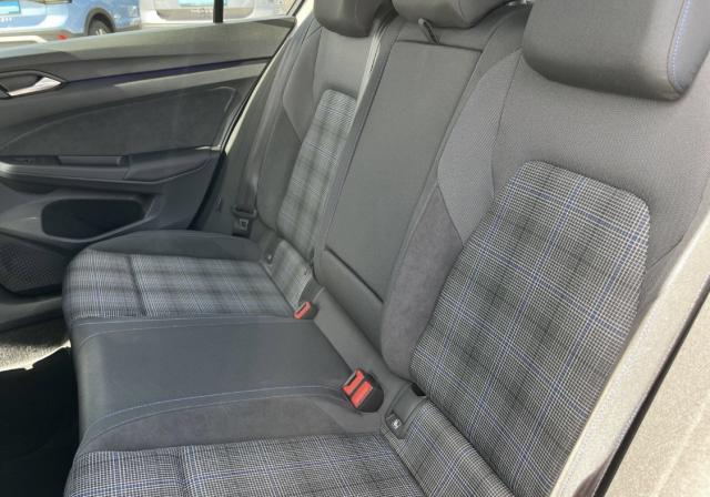 Volkswagen Golf image 8