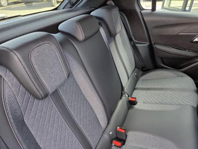 Peugeot 208 image 2