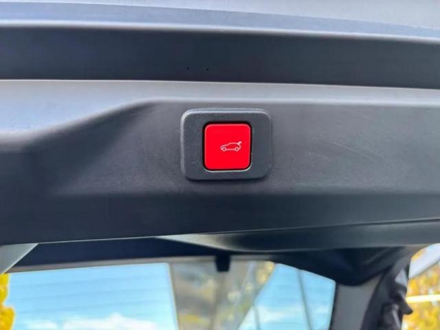 Peugeot 3008 image 2