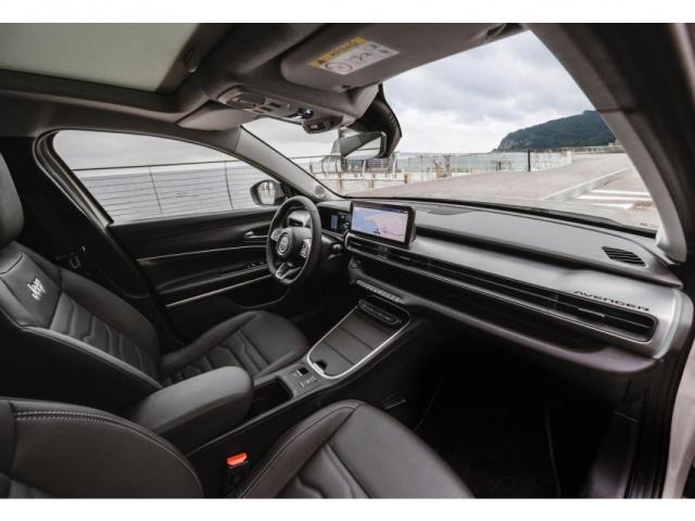 Jeep Avenger image 4