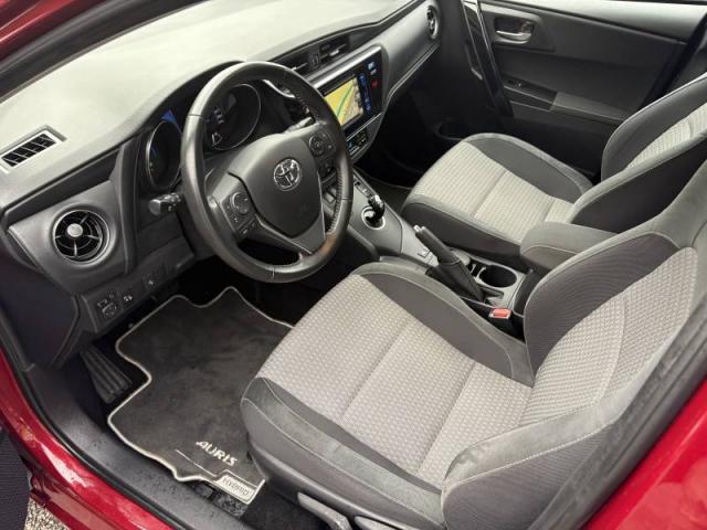 Toyota Auris image 1