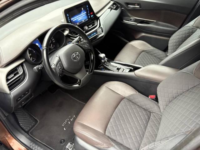 Toyota C-Hr image 9