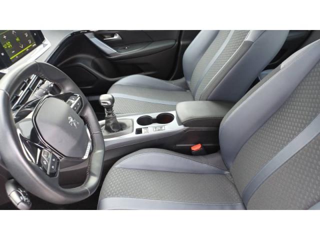 Peugeot 2008 image 8