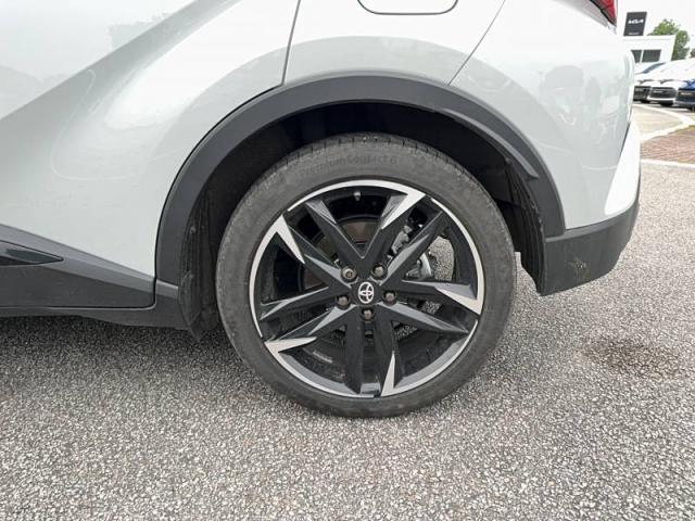 Toyota C-Hr image 5