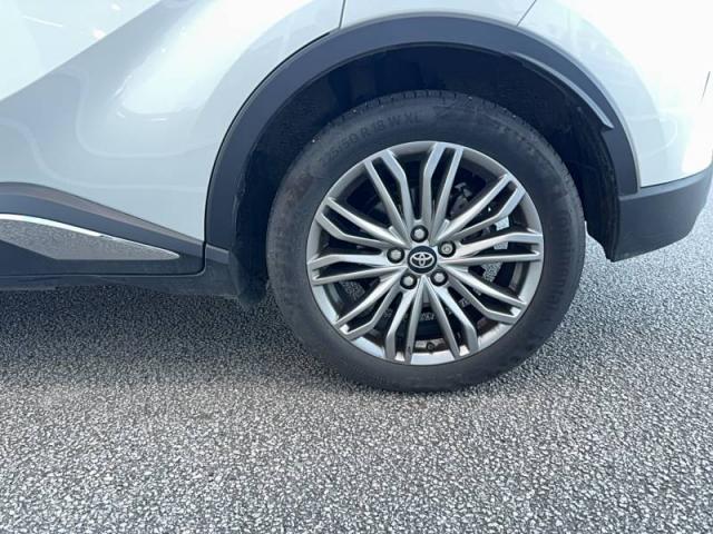 Toyota C-Hr image 5