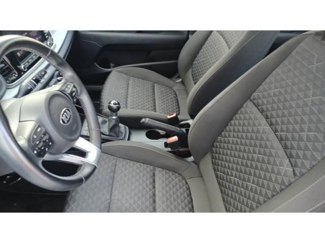 Kia Rio image 9