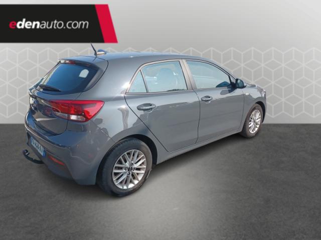 Kia Rio image 6