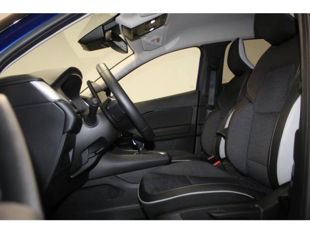 Renault Captur image 2