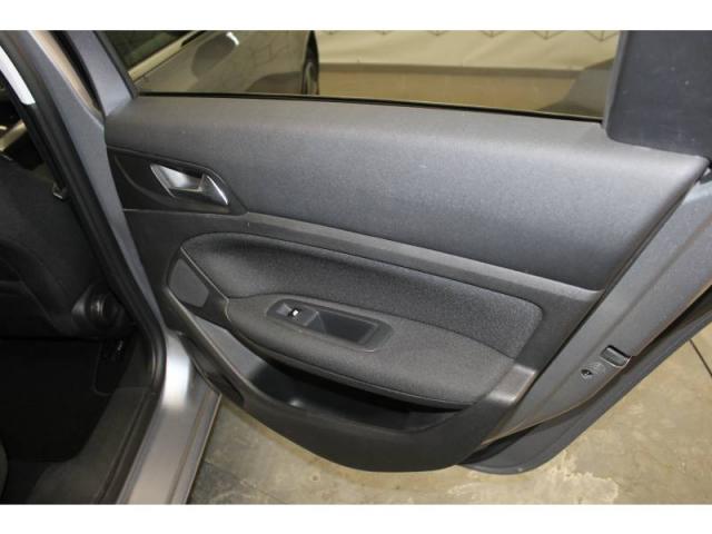 Peugeot 308 image 8