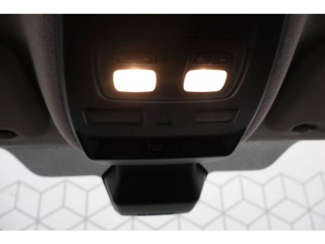 Renault Trafic image 8