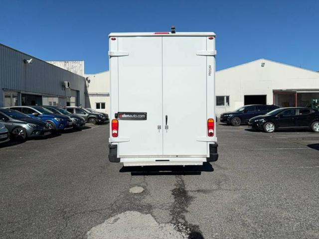 Renault Master image 2
