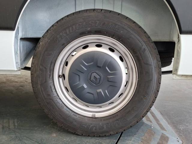 Renault Master image 1