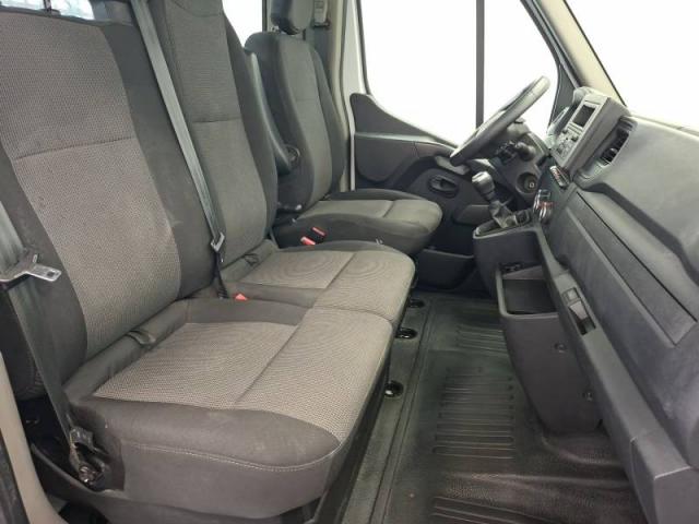 Renault Master image 1