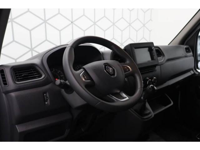 Renault Master image 2
