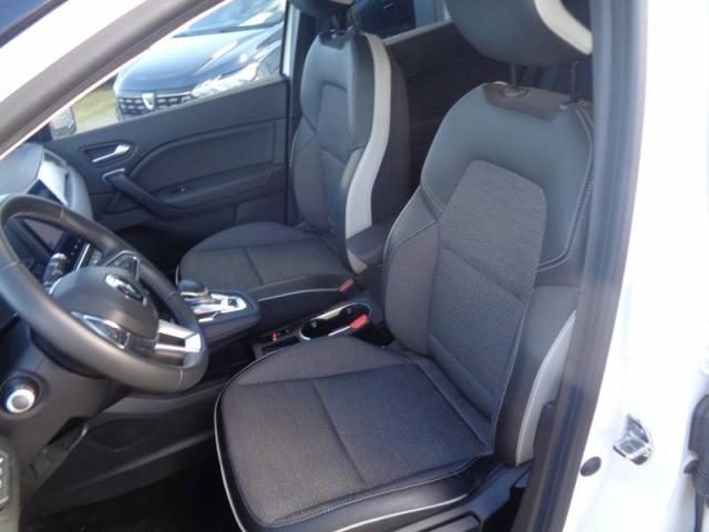 Renault Captur image 2