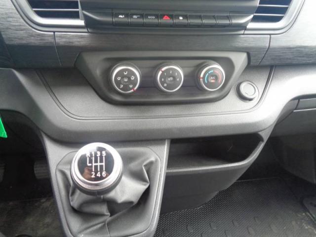 Renault Trafic image 1