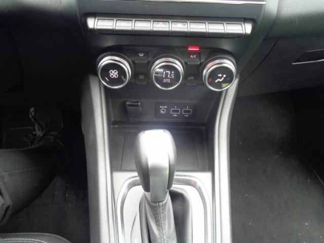 Renault Captur image 8