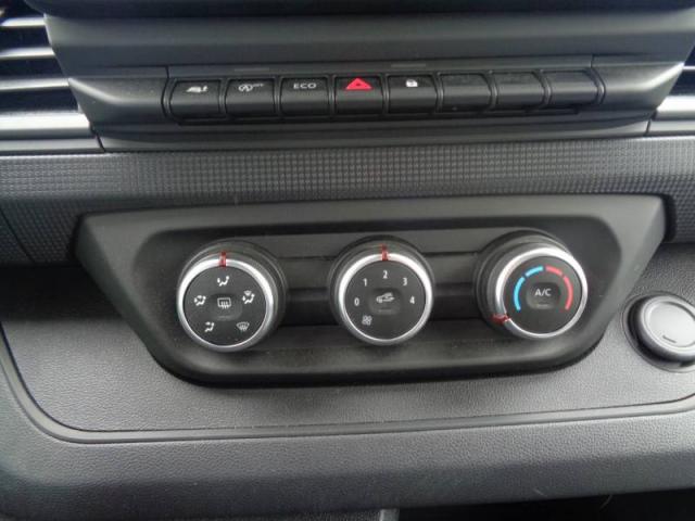 Renault Trafic image 1