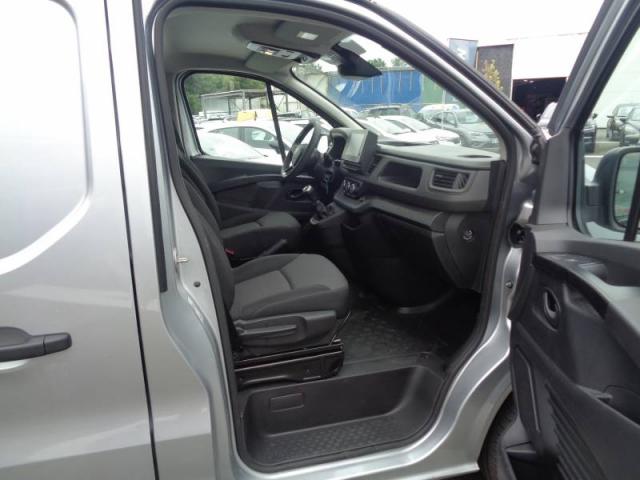 Renault Trafic image 8