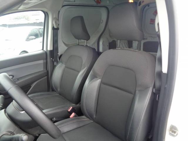Renault Express image 2