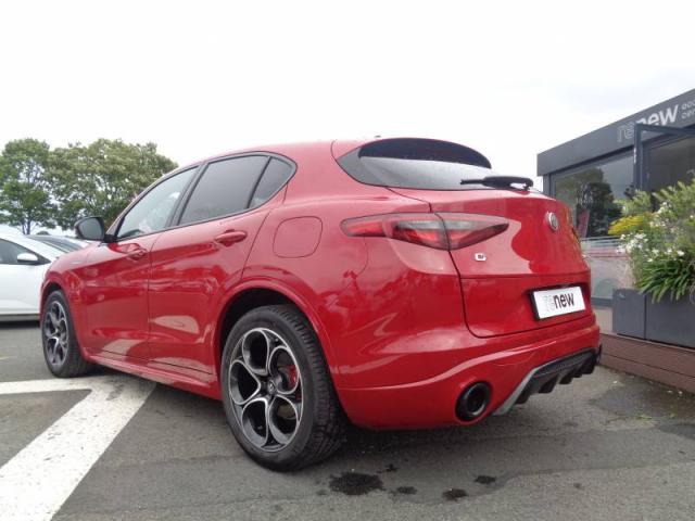 Alfa Romeo Stelvio image 7