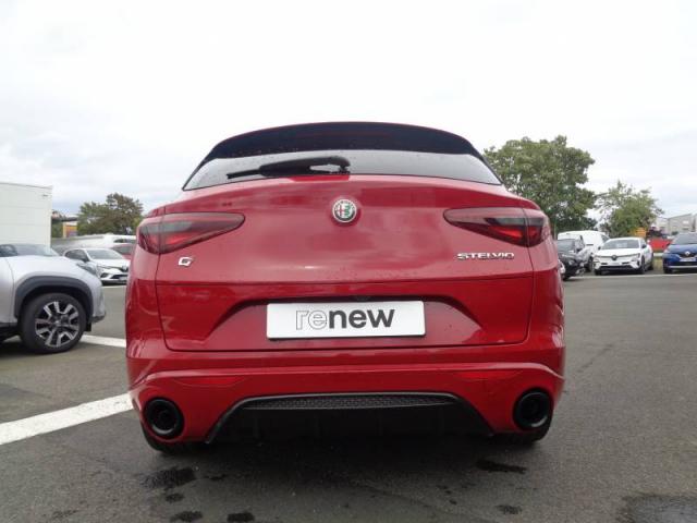 Alfa Romeo Stelvio image 9