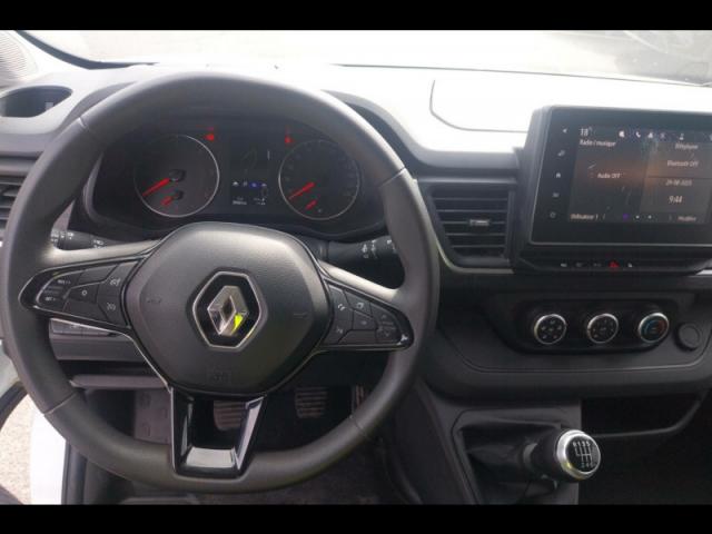 Renault Trafic image 1