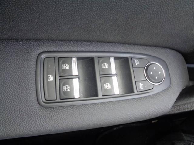 Renault Captur image 1