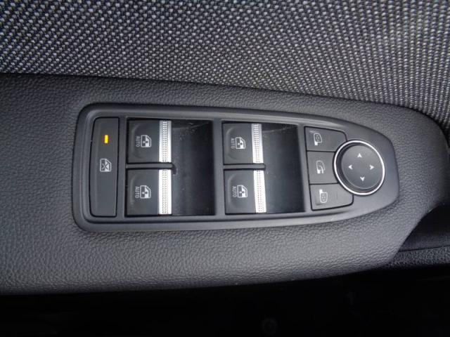 Renault Captur image 8