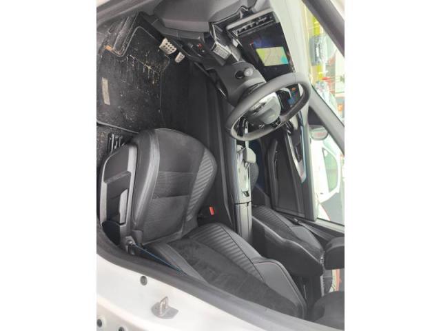 Renault Rafale image 8