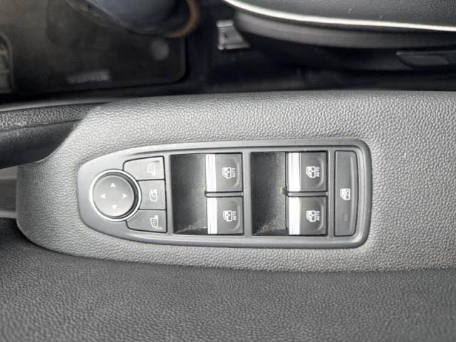 Renault Captur image 2