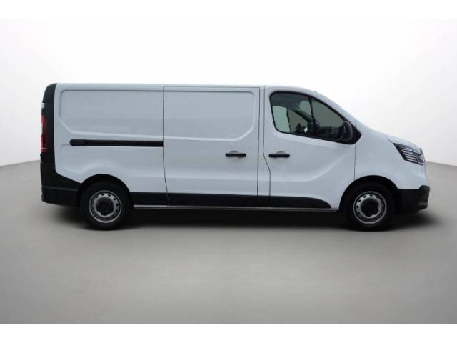 Renault Trafic image 2