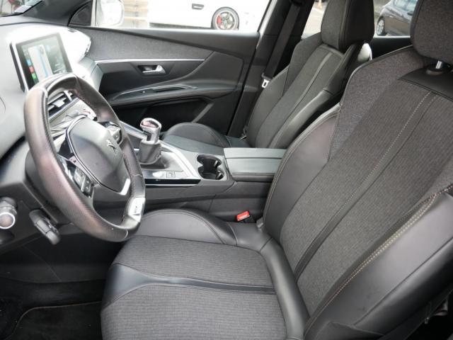 Peugeot 3008 image 3
