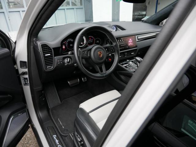 Porsche Cayenne image 6