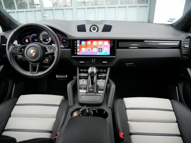Porsche Cayenne image 9