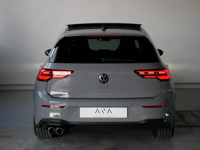 Volkswagen Golf image 9
