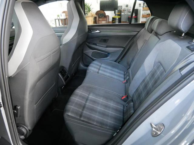 Volkswagen Golf image 6