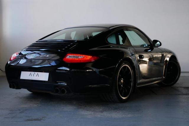 Porsche 911 image 9