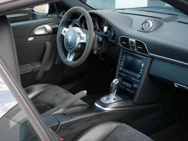 Porsche 911 image 8