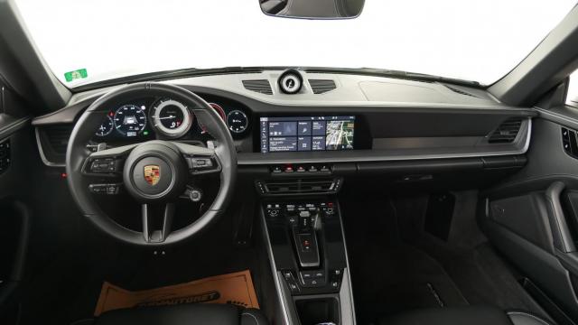Porsche 911 image 8