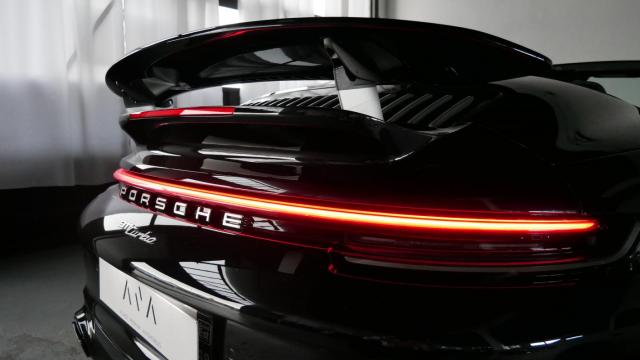 Porsche 911 image 2