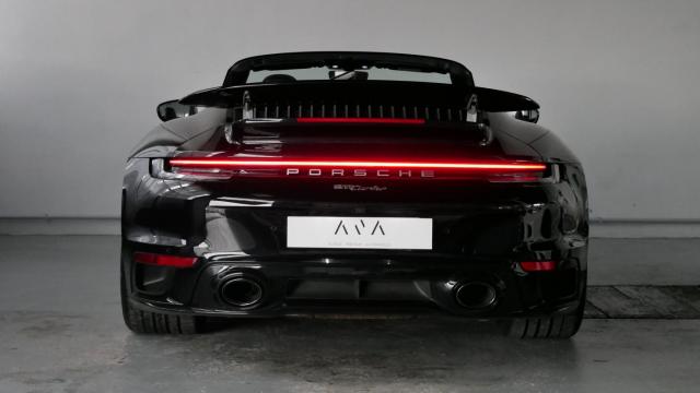 Porsche 911 image 6