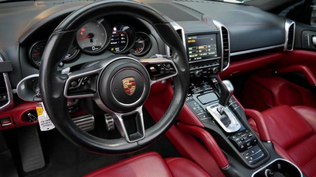 Porsche Cayenne image 2