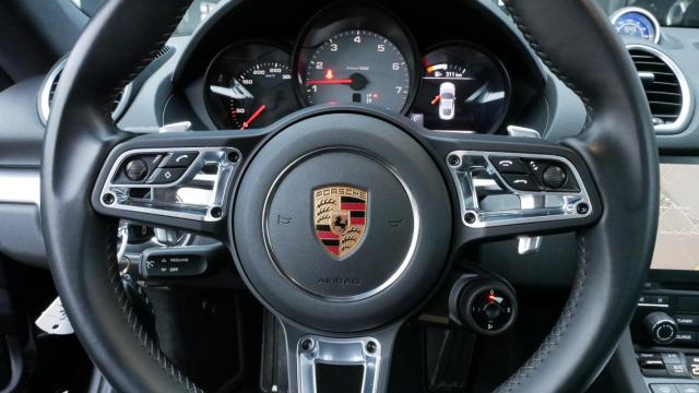 Porsche 718 Cayman image 8