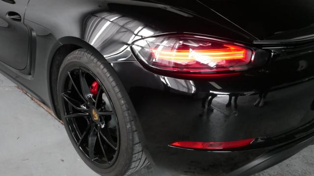 Porsche 718 Cayman image 9