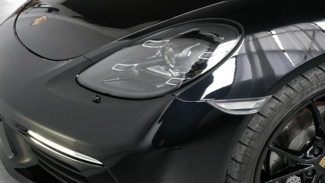 Porsche 718 Cayman image 6