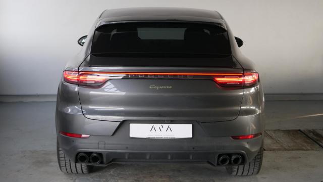 Porsche Cayenne image 9